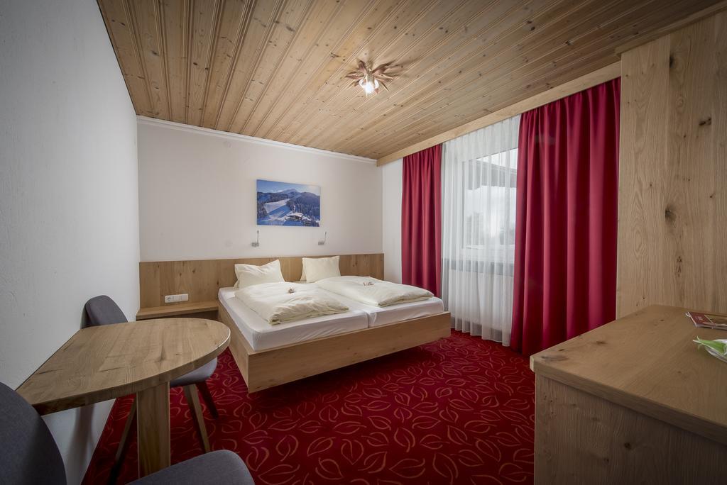 Familienhotel Central سانكت يوهان ان تيرو المظهر الخارجي الصورة