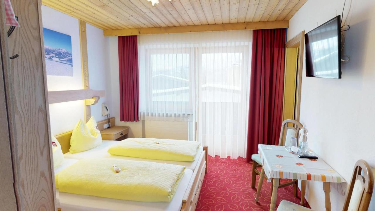 Familienhotel Central سانكت يوهان ان تيرو الغرفة الصورة